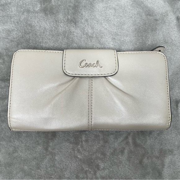 Coach Ashley Carry All Shoulder Bag in Pearl with Matching Wallet F15513 Set - Picture 6 of 16